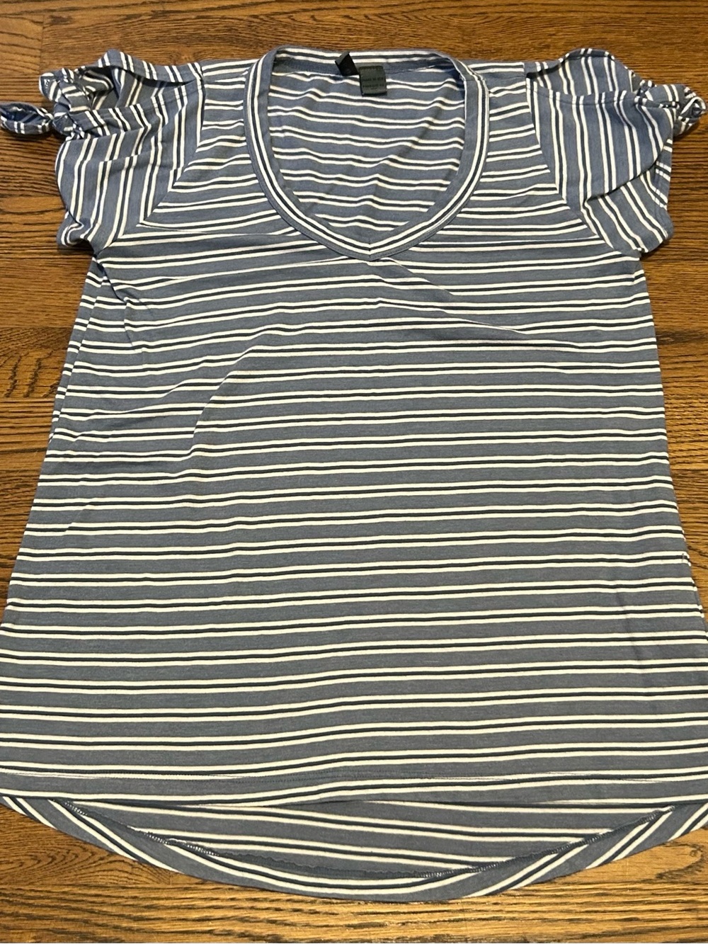 Striped V-Neck Short Sleeve Top in blue and White 204